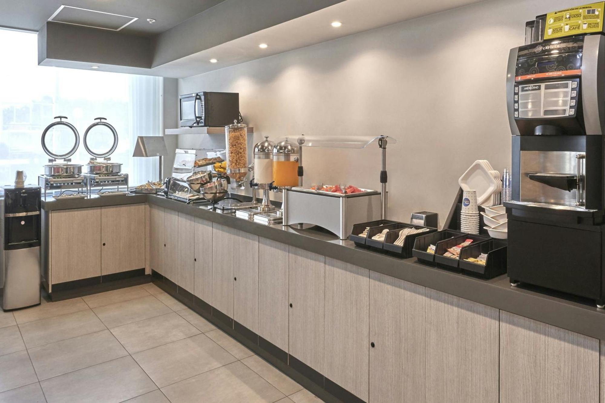 City Express Junior By Marriott Toluca Zona Industrial Exteriör bild